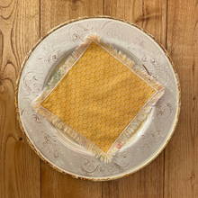 Charger l'image dans la galerie, Petites serviettes de table coloris variés par 6 ou par 12