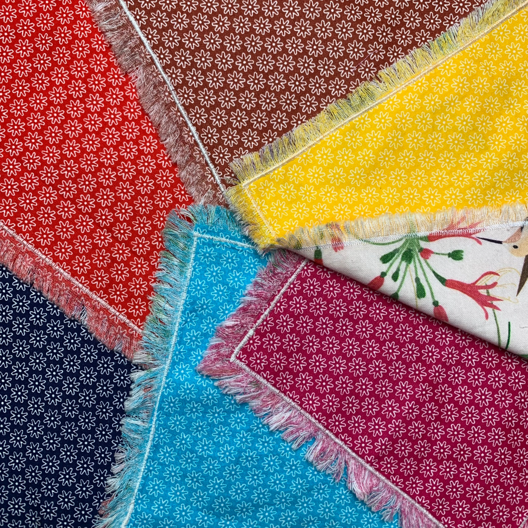 Petites serviettes de table coloris variés par 6 ou par 12