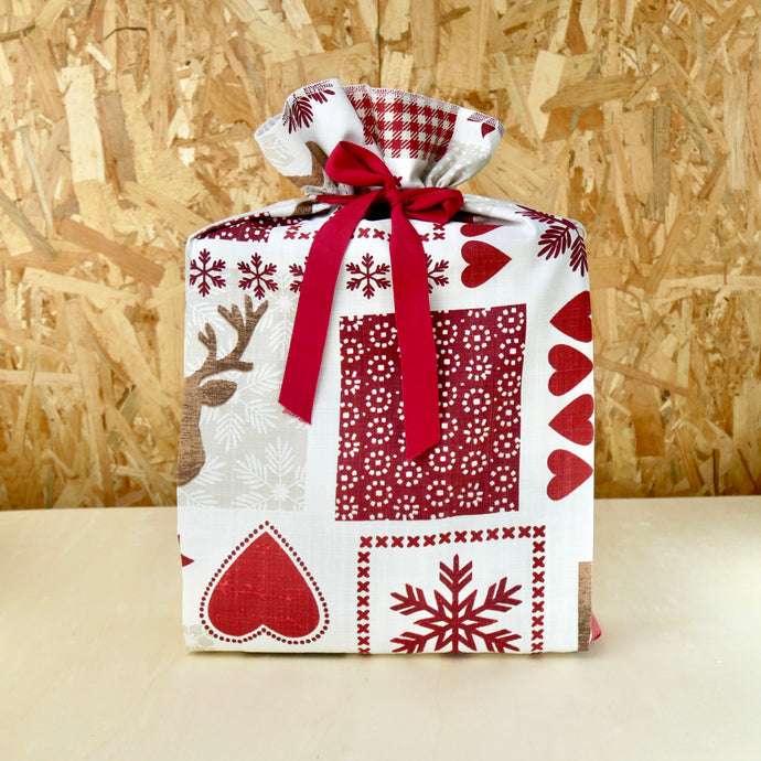 Emballage cadeau réutilisable taille M coloris Noël. 100% coton, 100% français, 100% réutilisable. Ceci n'est pas un furoshiki, c'est une alternative au papier cadeau